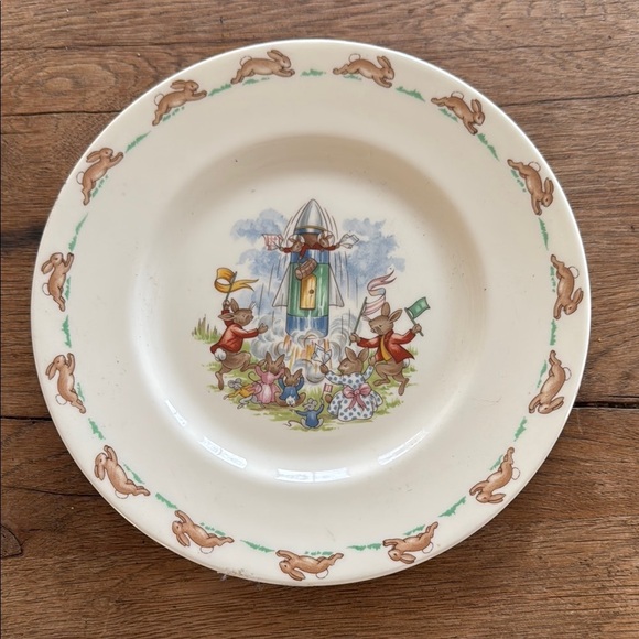 Royal Doulton Bone China Bunnykins "Rocket Launch Baby Plate - Picture 1 of 4